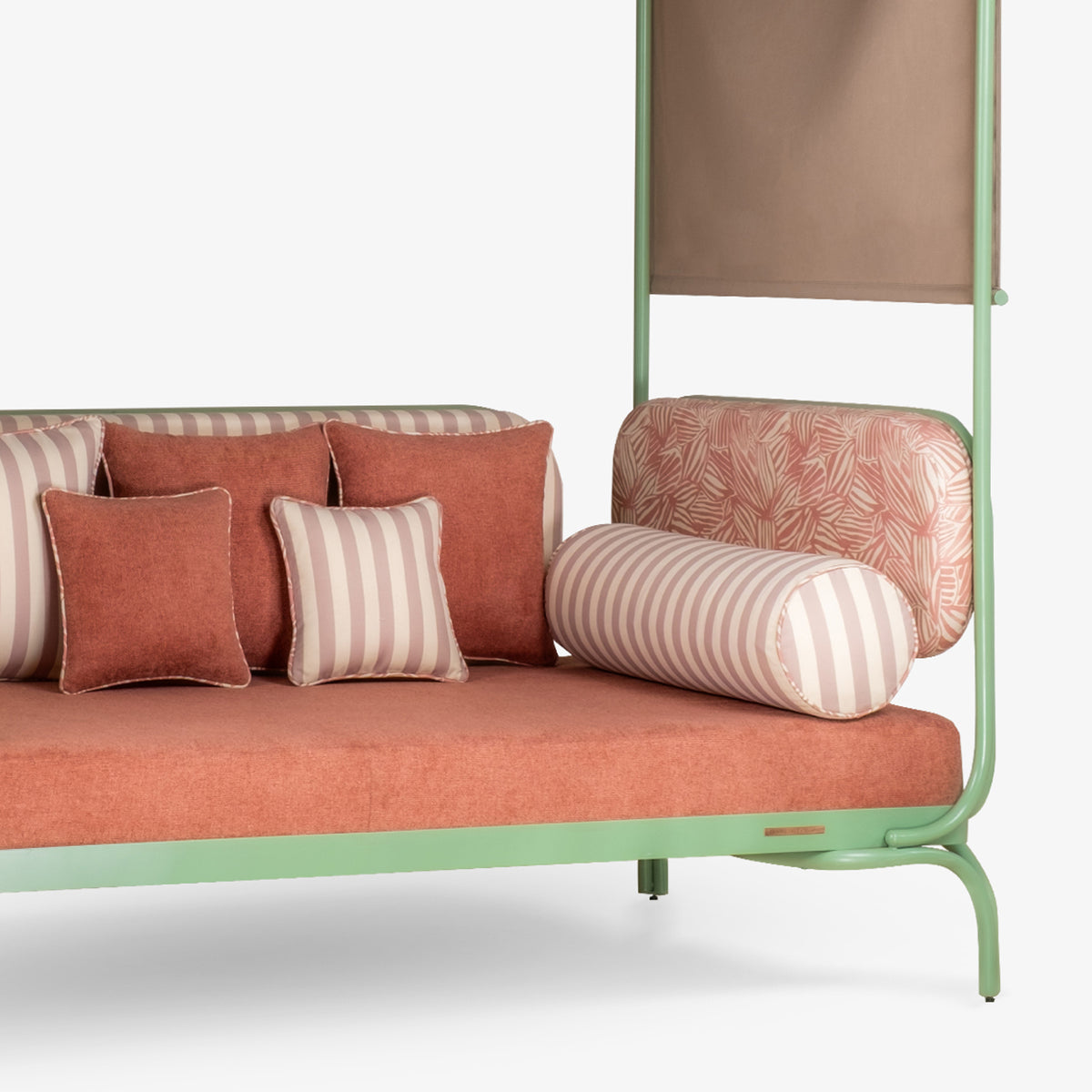 Dastoori Outdoor Day Bed