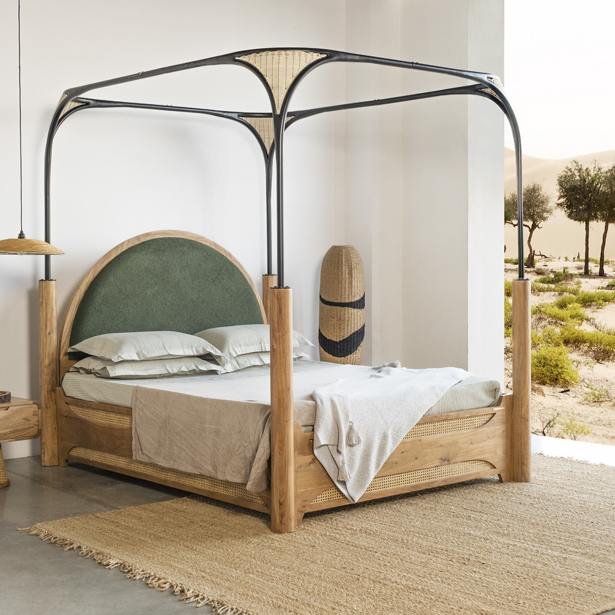 Narcodam Canopy Bed